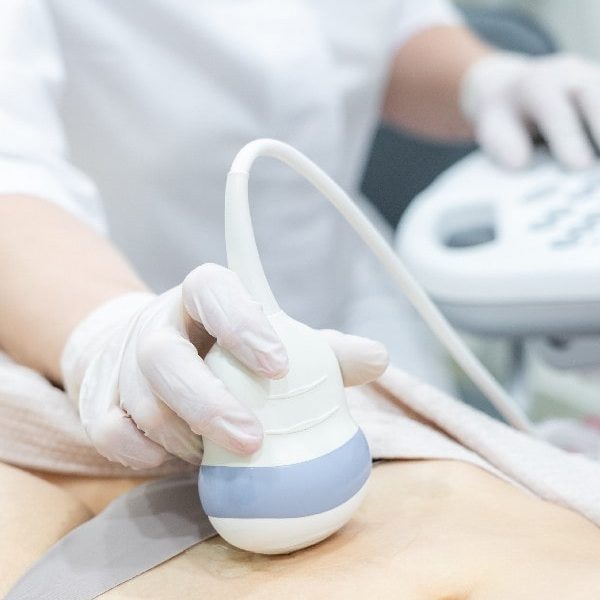 Ginecologos en Quito Dr. Ricardo Miranda-min